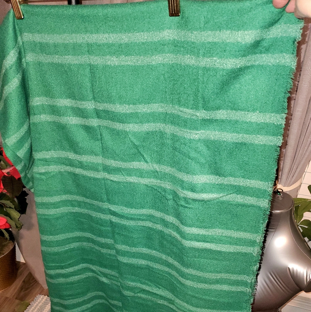 Target Chenille Pattern Throw - Picture 6 of 10